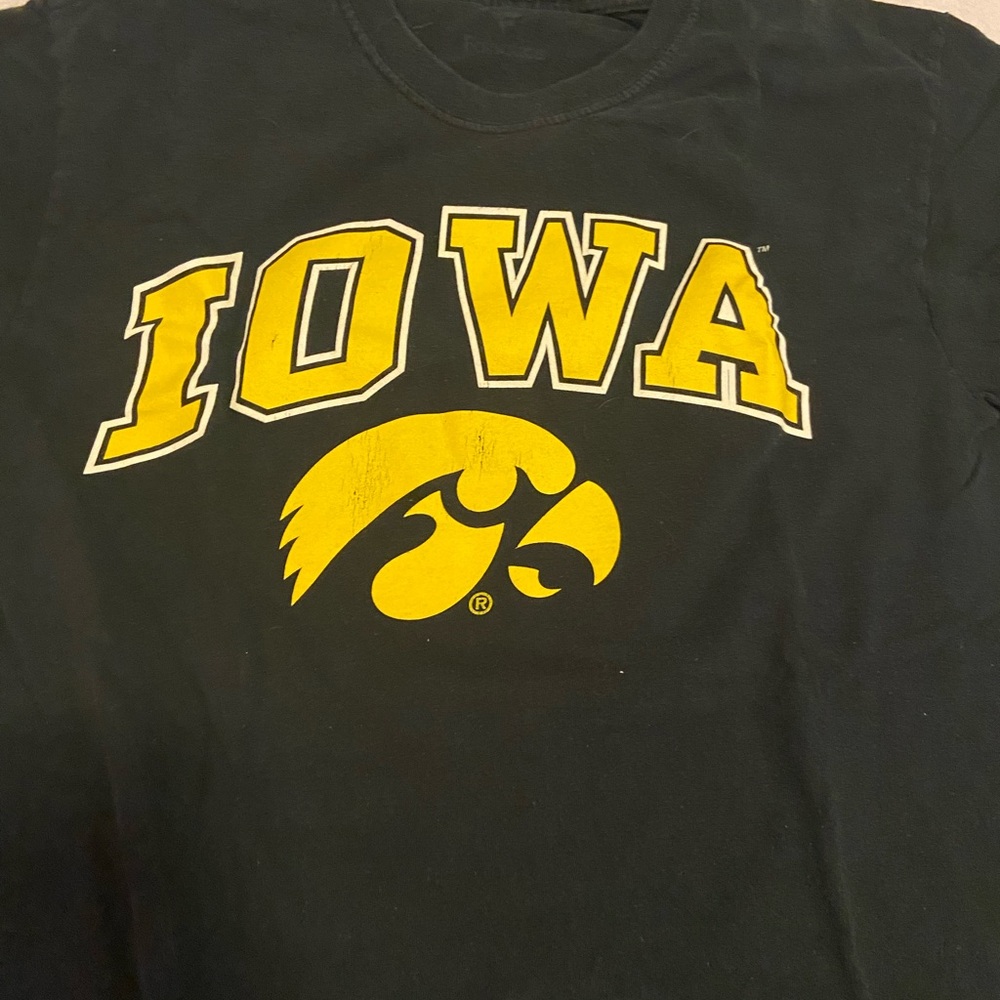 size M University of Iowa black long sleeve T-shirt